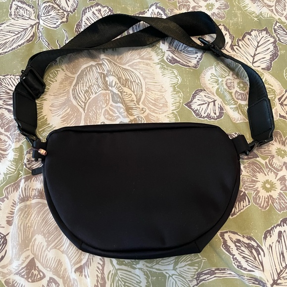 CALIA by Carrie Underwood Black Mini Bag - Picture 5 of 5